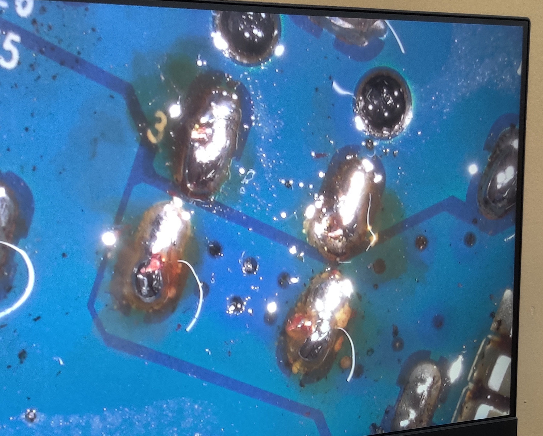 trimmed and set 20v on all 4 pins, Success! Image