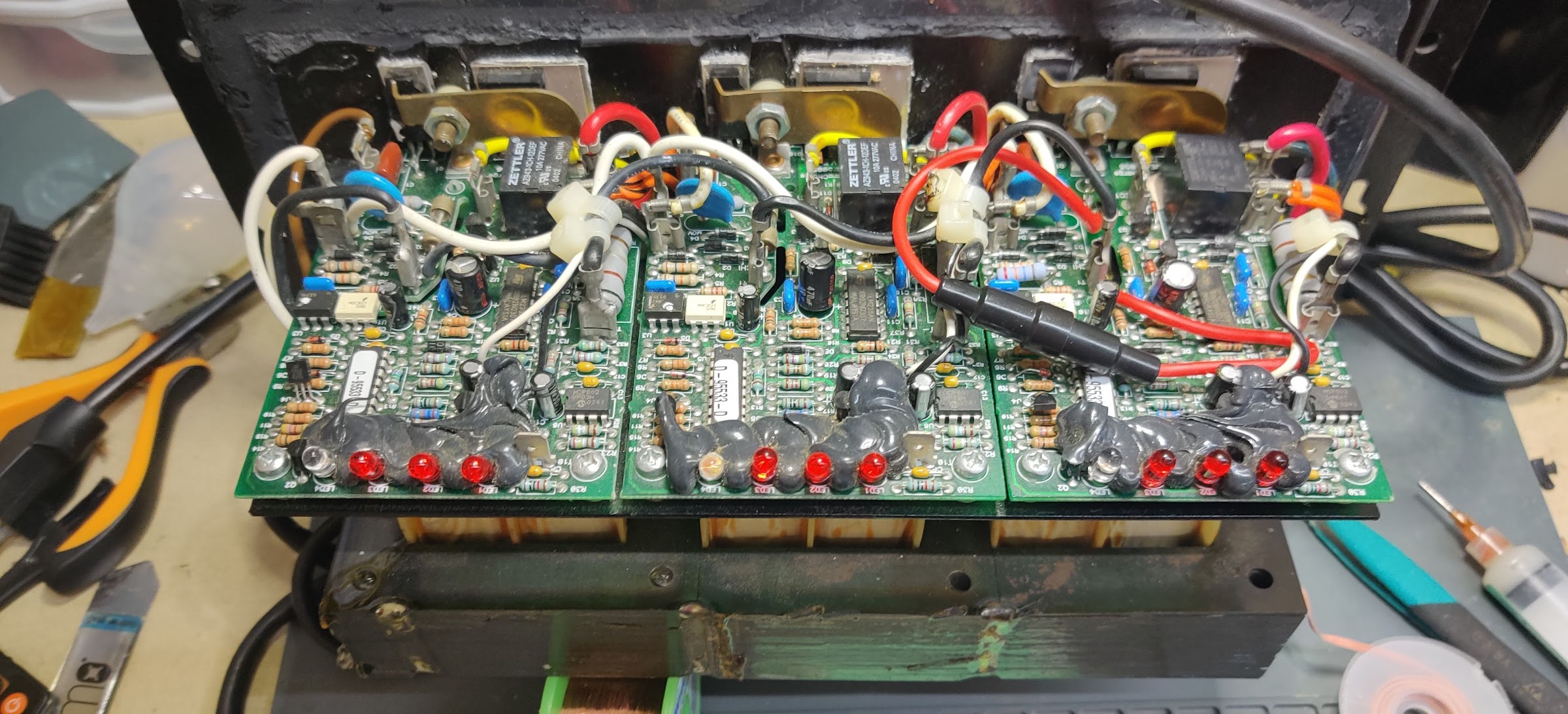 DC to AC power inverter keeps blowing fuses Image